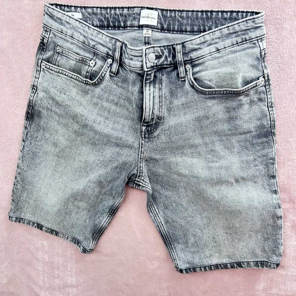 Calvin Klein Jeans Mens Gray Acid Wash Slim Fit Denim Shorts Size 32